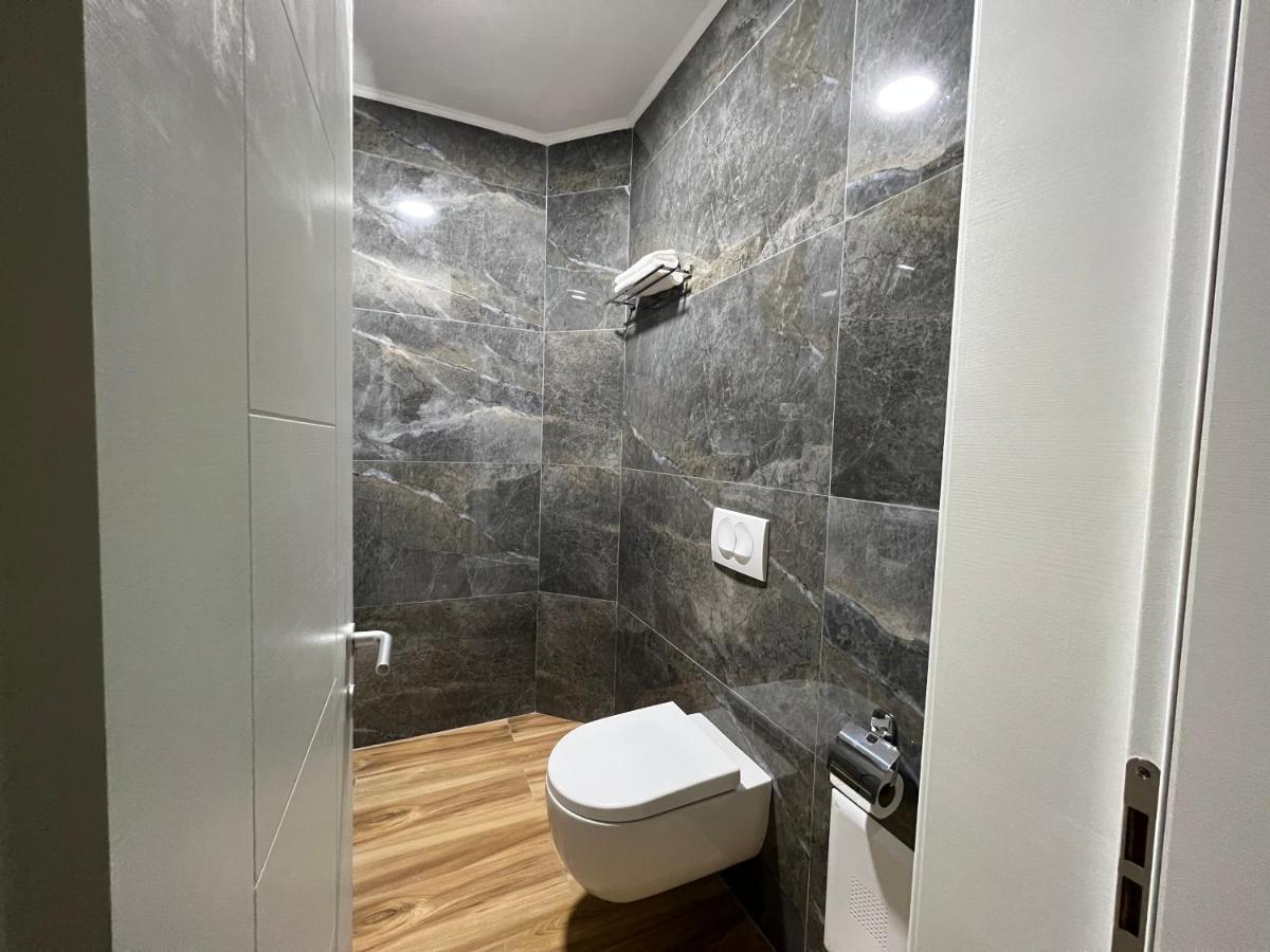 Chestnut Yard Villa Тирана Екстериор снимка