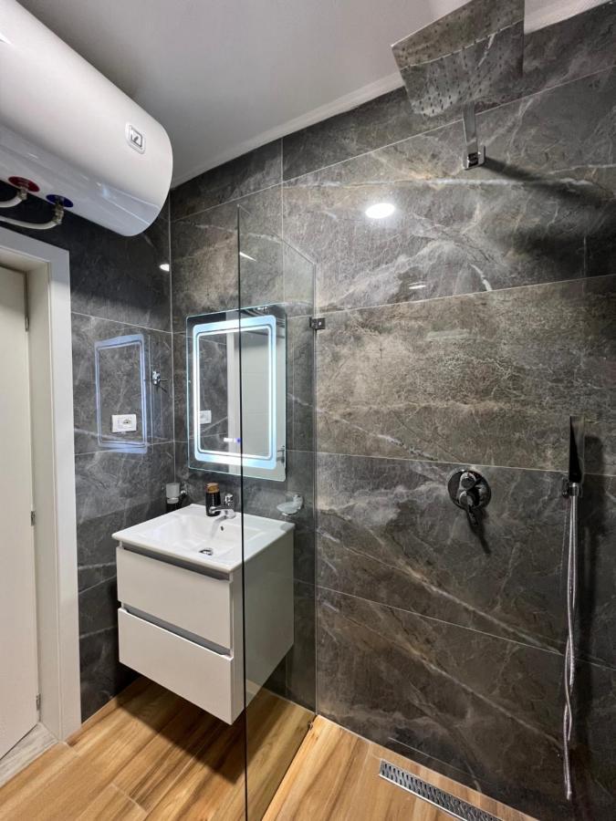 Chestnut Yard Villa Тирана Екстериор снимка