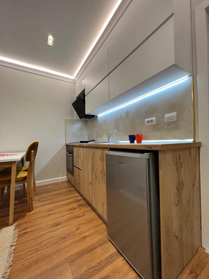 Chestnut Yard Villa Тирана Екстериор снимка